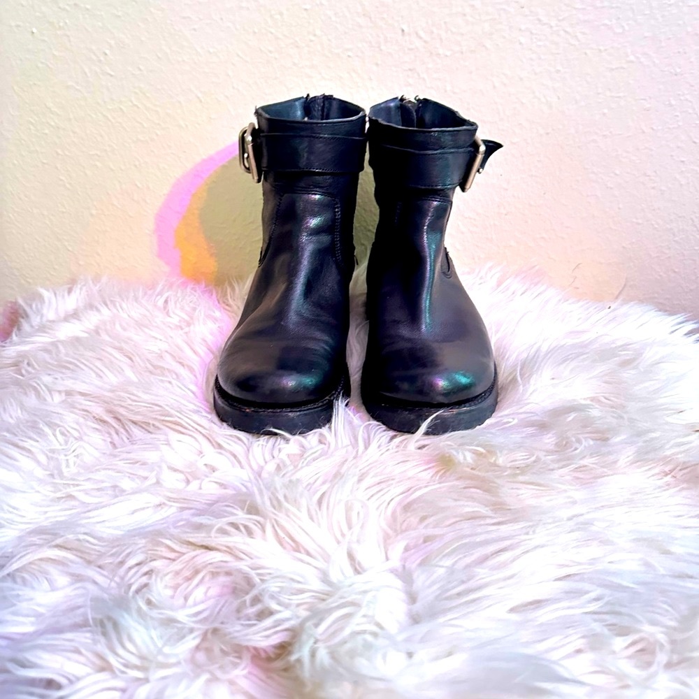 Frye women boots.